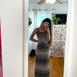 Beautiful black and white dress!